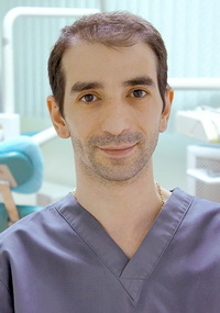 Роман Александрович Абовян -  врач-стоматолог ортопед, имплантолог